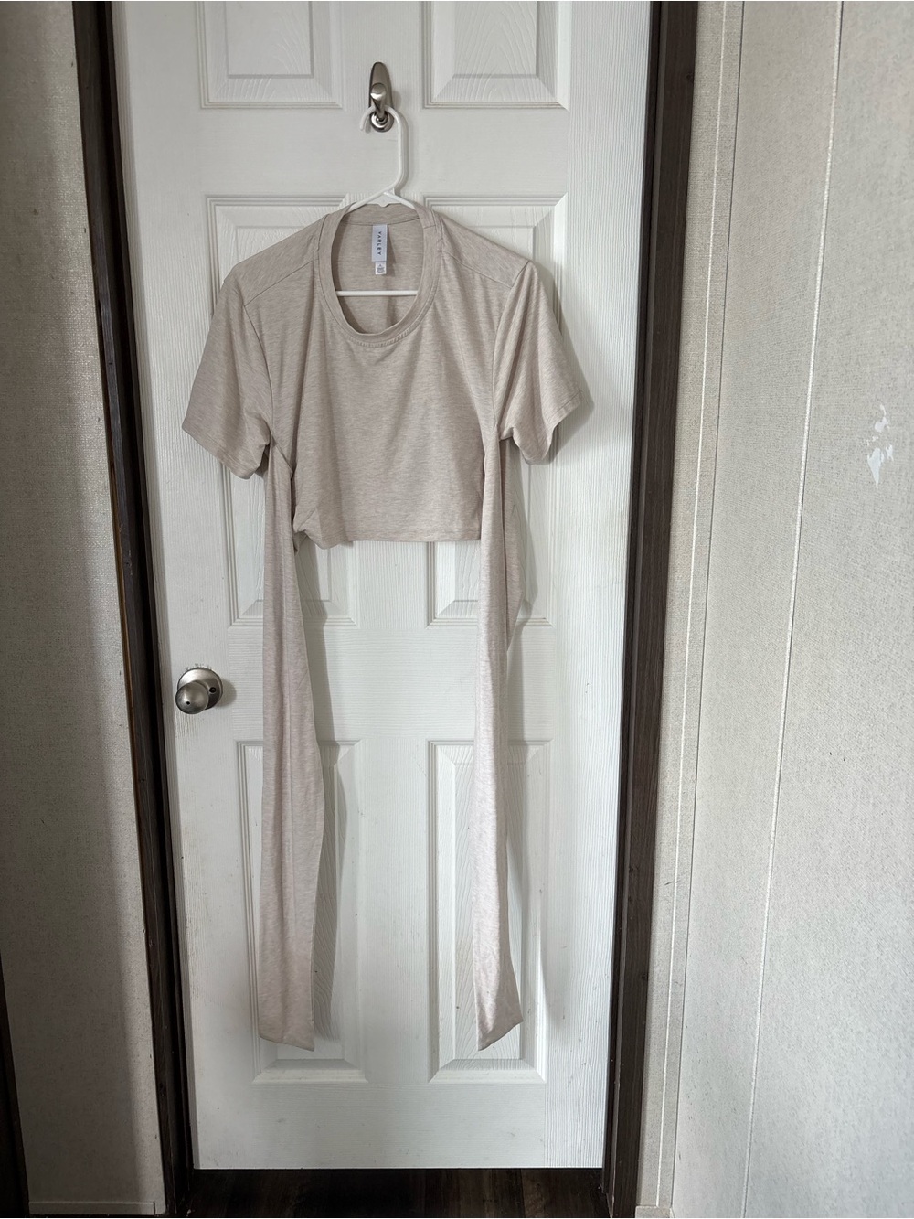 Unique Varley Light Beige Tie-Front Crop Tee